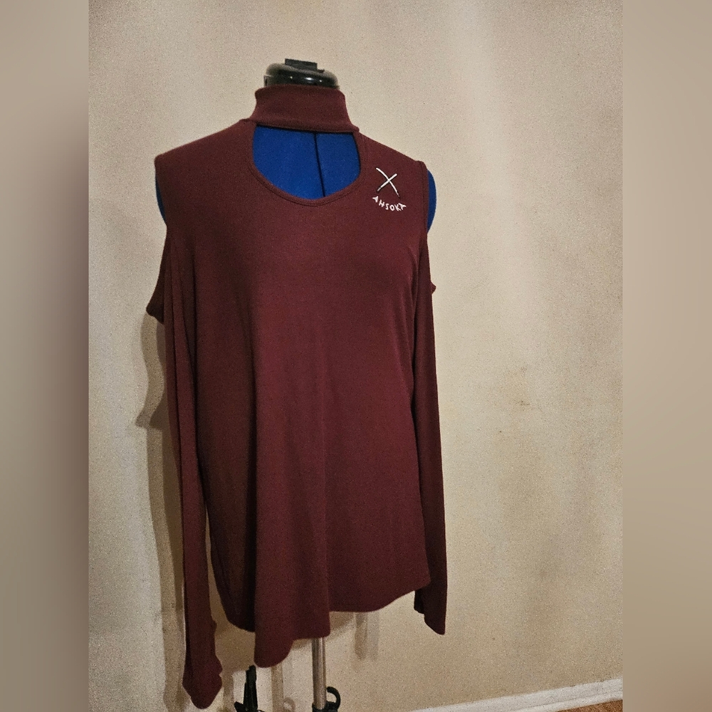 Maroon Sleeveless Top